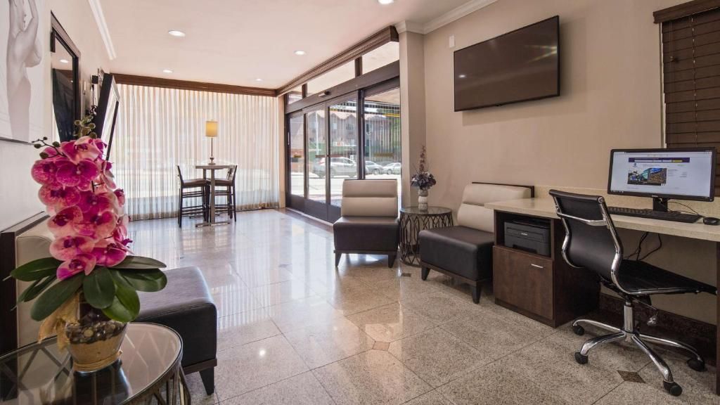 Best Western Hollywood Plaza Inn - Hollywood Walk of Fame Hotel - LA фото 31