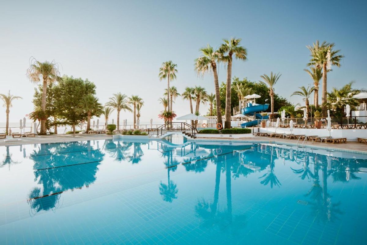 Golden Coast Beach Hotel фото 7