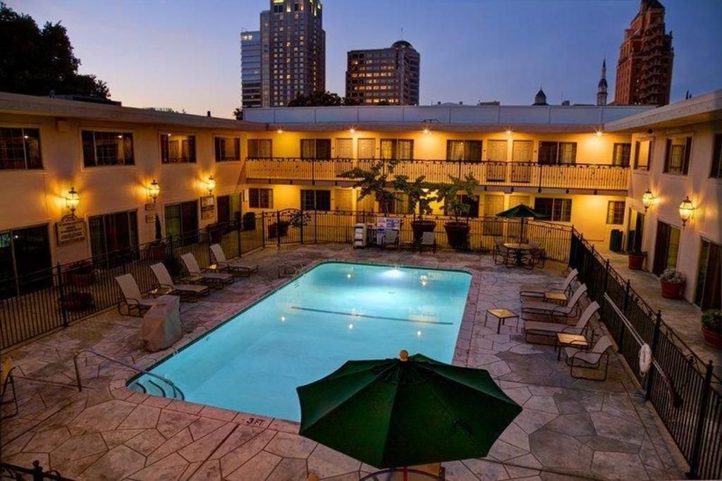 Best Western Plus Sutter House фото 58