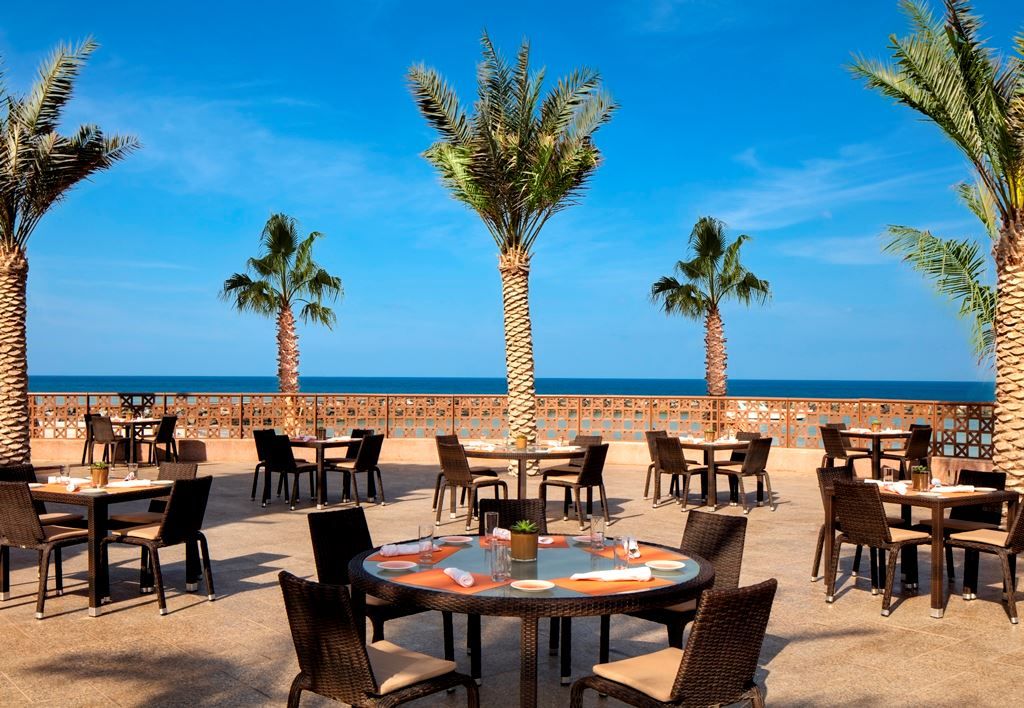Sheraton Sharjah Beach Resort & Spa фото 14