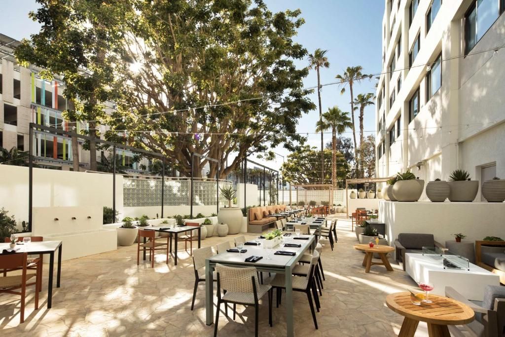 DoubleTree Suites by Hilton Santa Monica фото 27