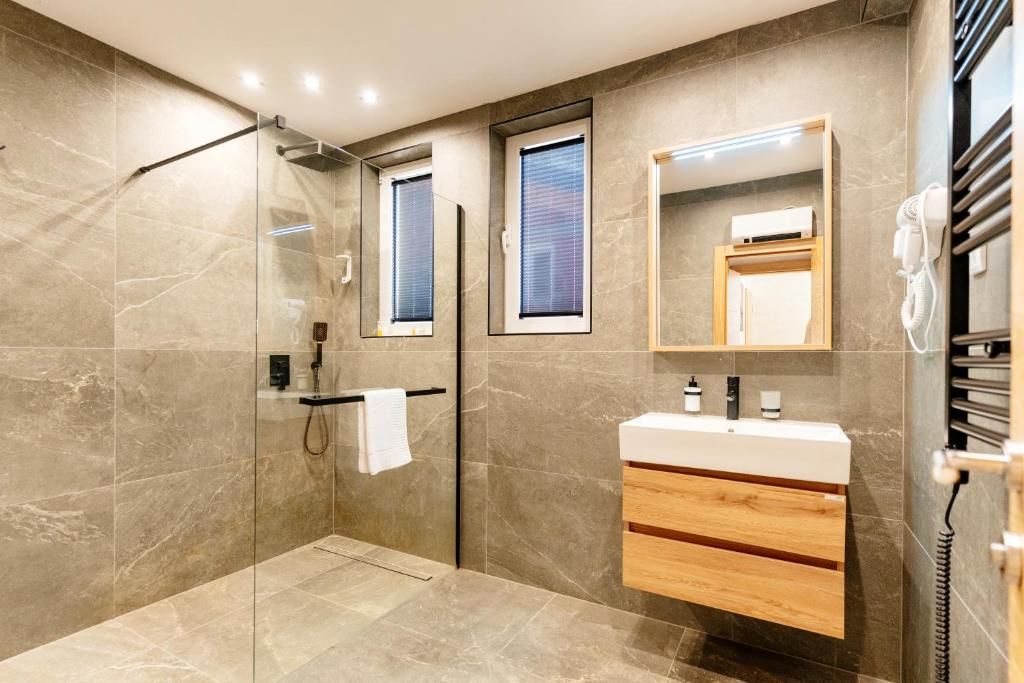Accommodation Tianis Deluxe Rooms фото 4