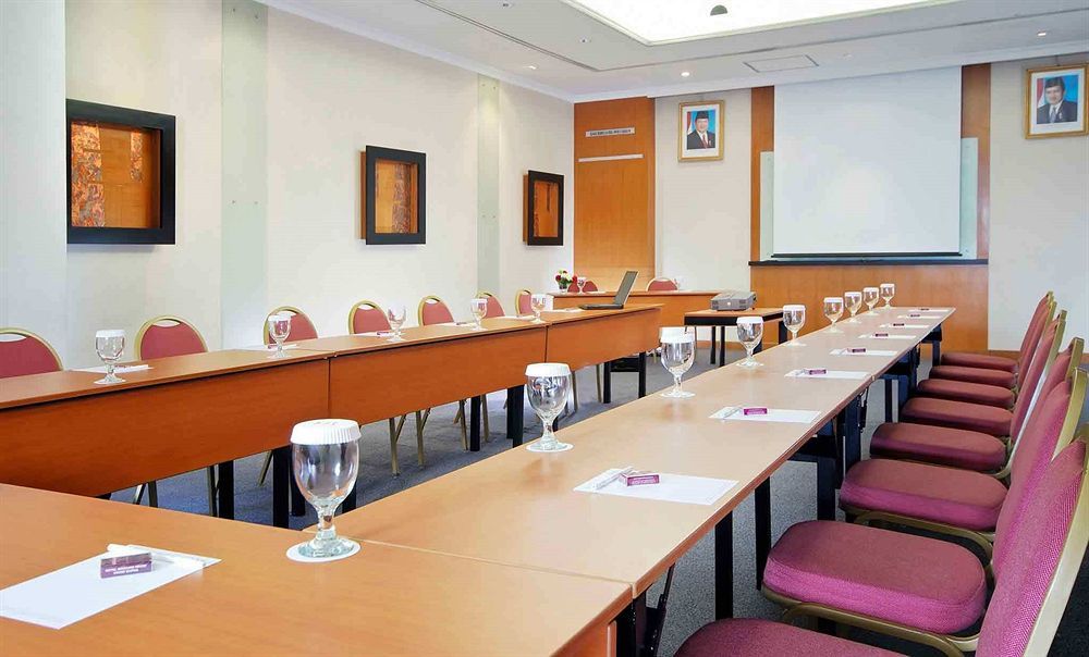 Mercure Jakarta Kota Hotel фото 71