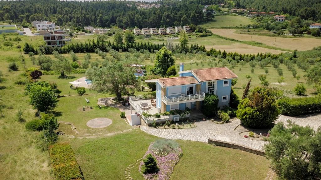 Exclusive Villa in Sani Area фото 4