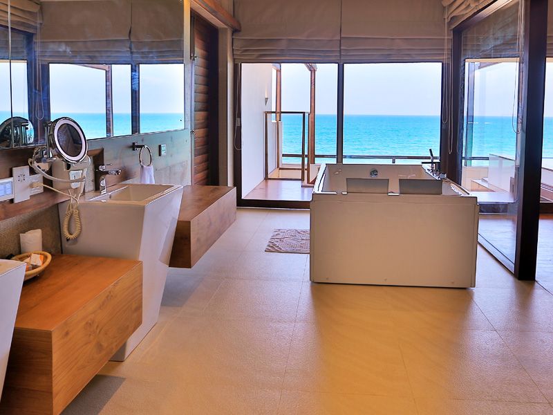 Pandanus Beach Resort & Spa фото 44