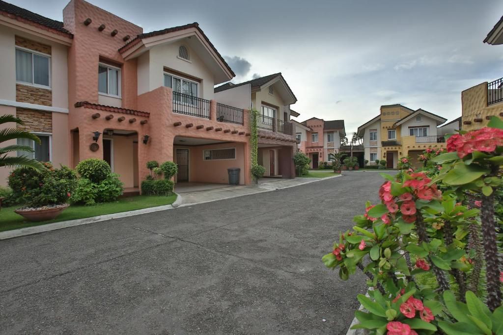 Crown Regency Suites Mactan фото 36