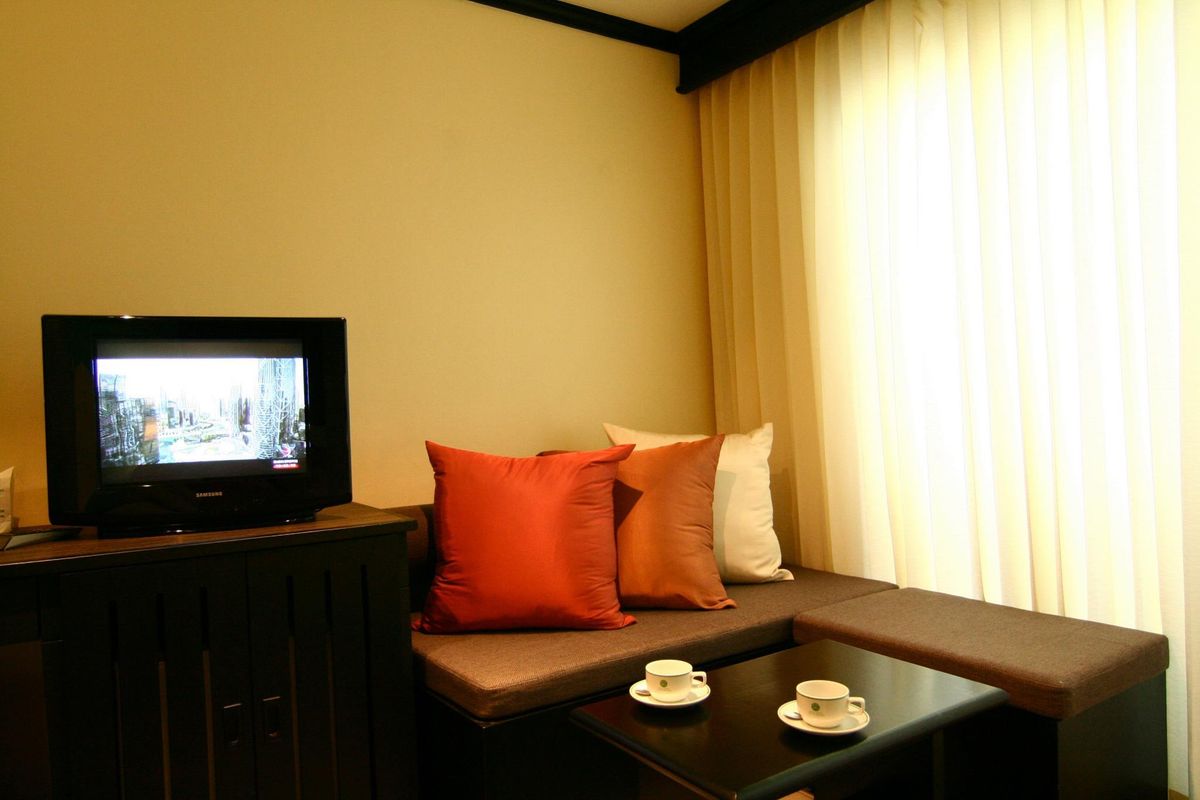 Rattana Beach Hotel фото 2