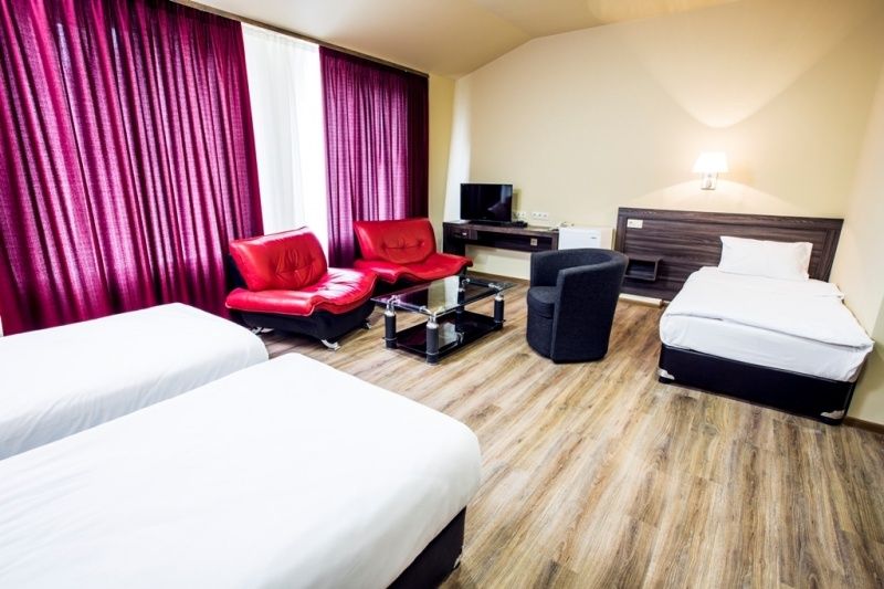 Deluxe Hotel Yerevan фото 53