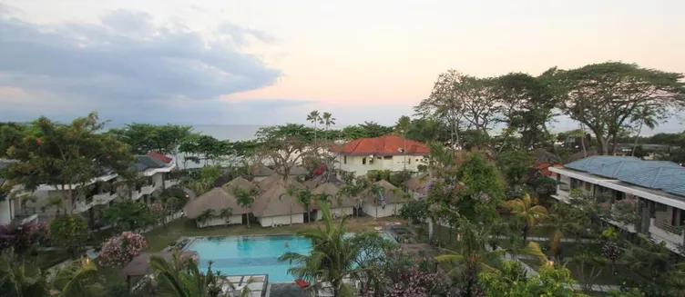 Фото отеля Alit Beach Resort and Villas