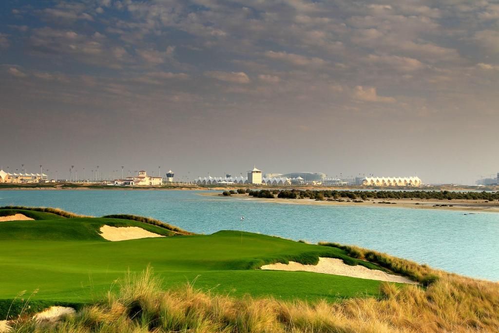 Yas Plaza Marina by IHG фото 71