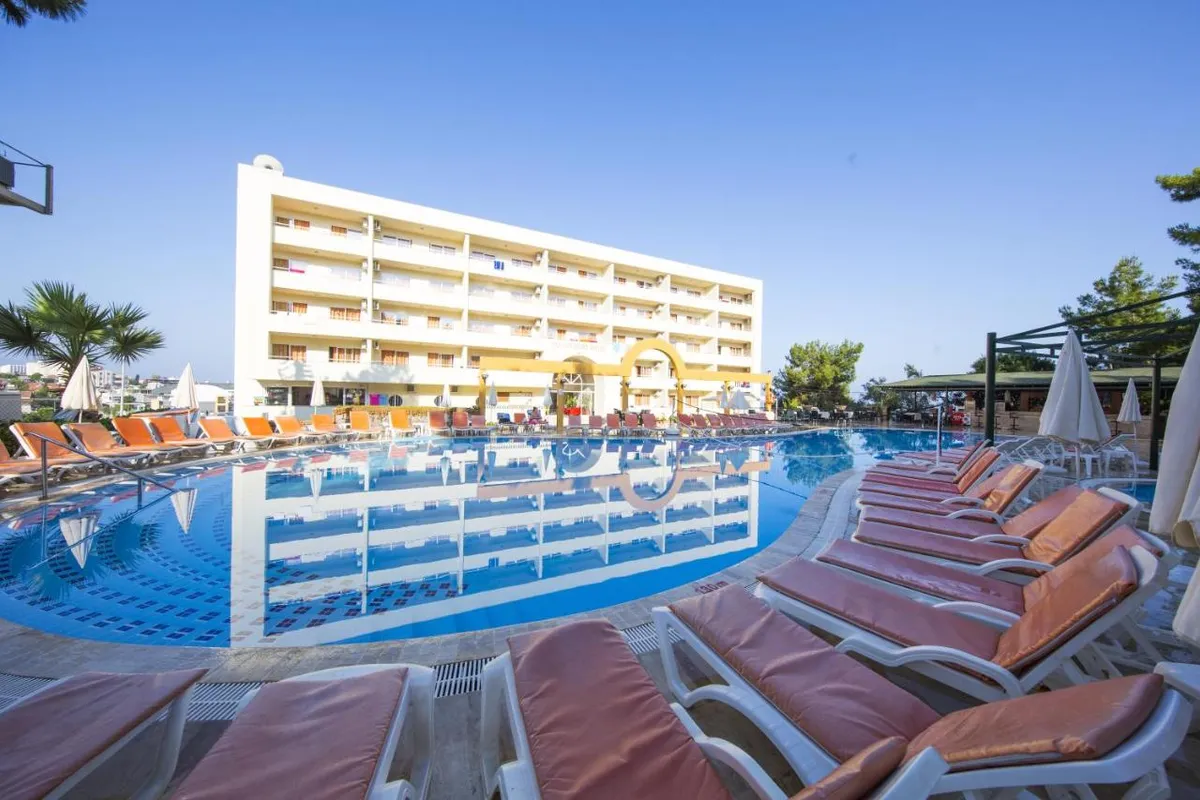 Tuntas Family Suites Kusadasi фото 3