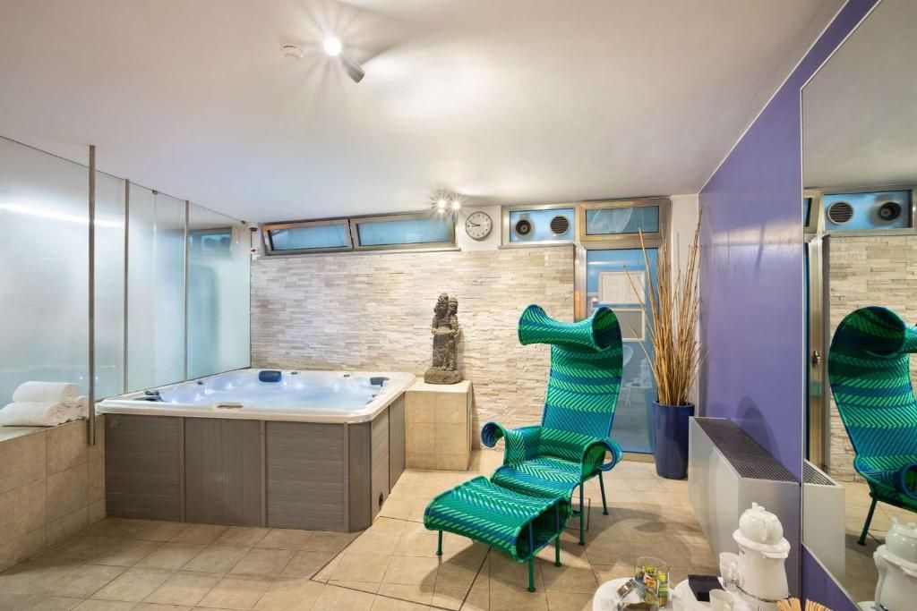 Best Western Plus Executive Hotel and Suites фото 23