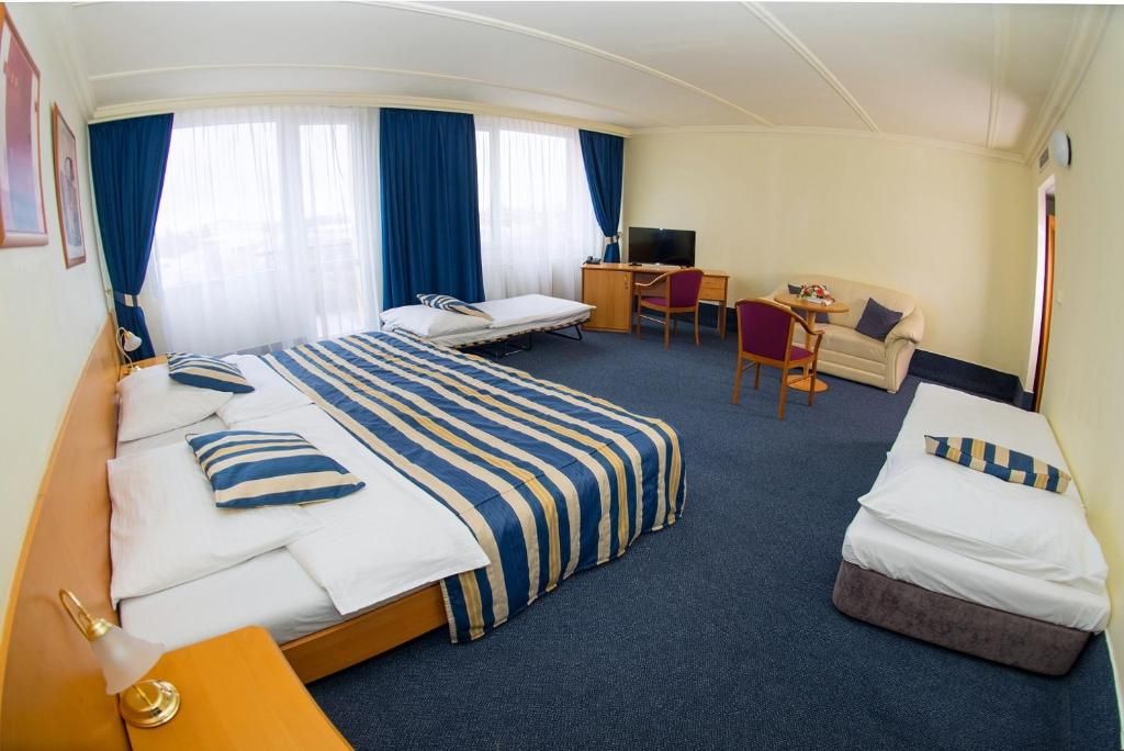 Top Hotel Praha & Congress Centre фото 54