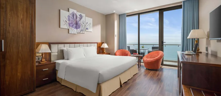 Фото отеля Yarra Ocean Suites Danang