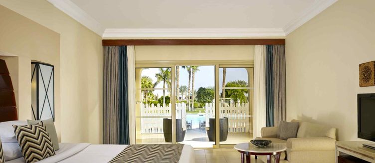 Фото отеля Coral Sea Holiday Resort & Aqua Park