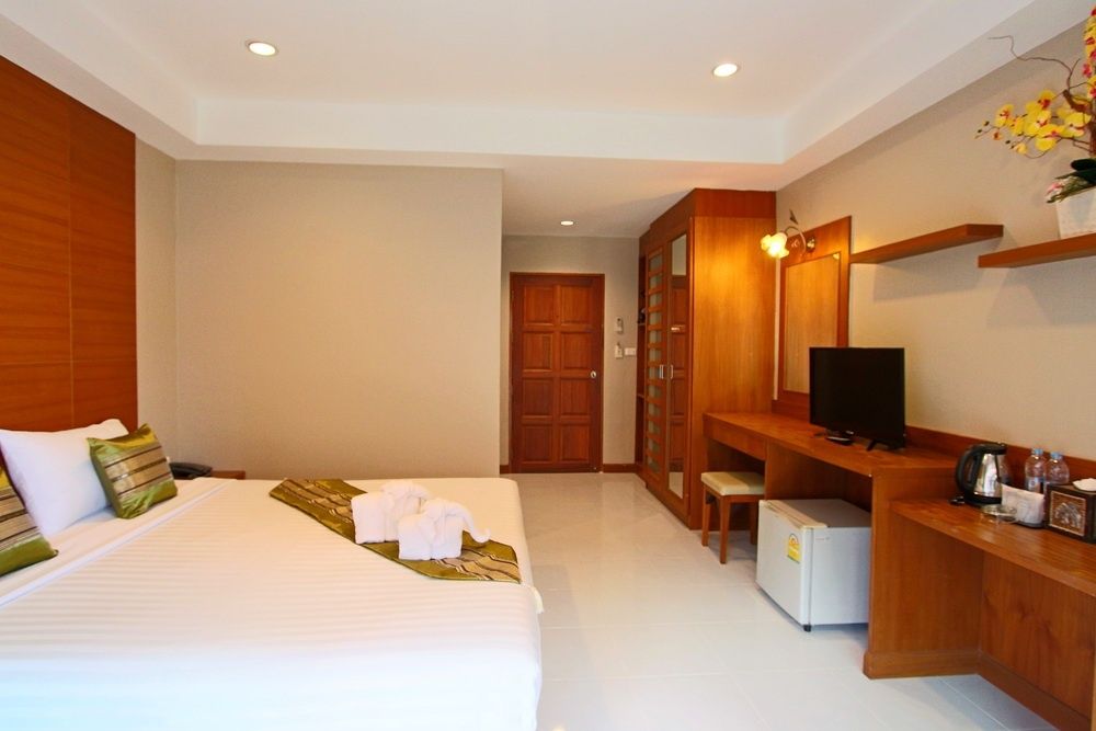 Good Nice Hotel Patong фото 28