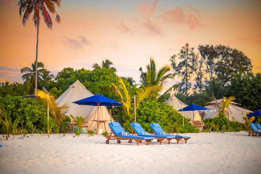 Guest House «The Maverick Surf & Dive Lodge Guest House» фото 1