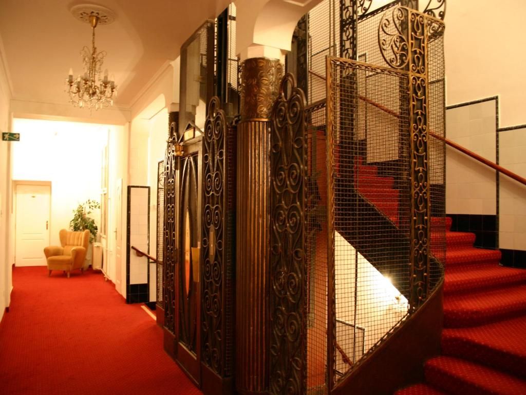 EA Hotel Jessenius фото 3