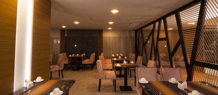 Фото отеля Elara Hotel