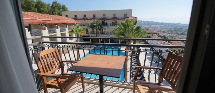 Фото отеля Neopol Deluxe Hotel