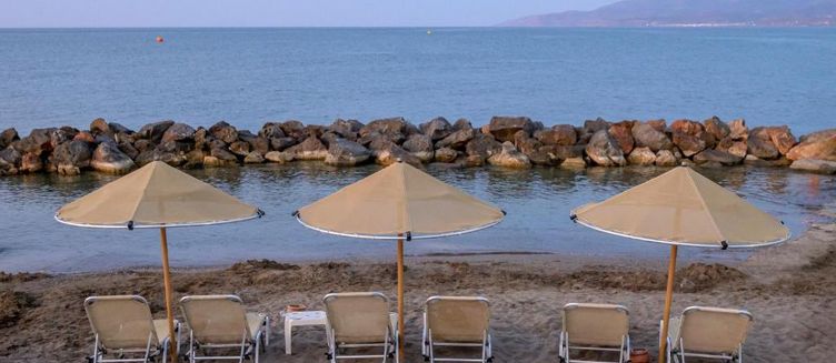 Фото отеля Eri Beach & Village Hotel