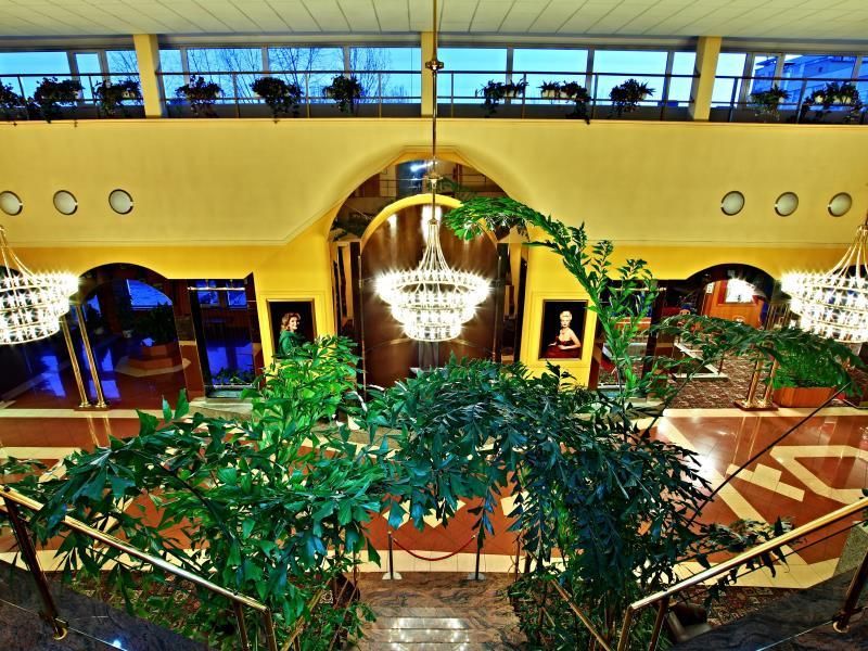 Top Hotel Praha & Congress Centre фото 9