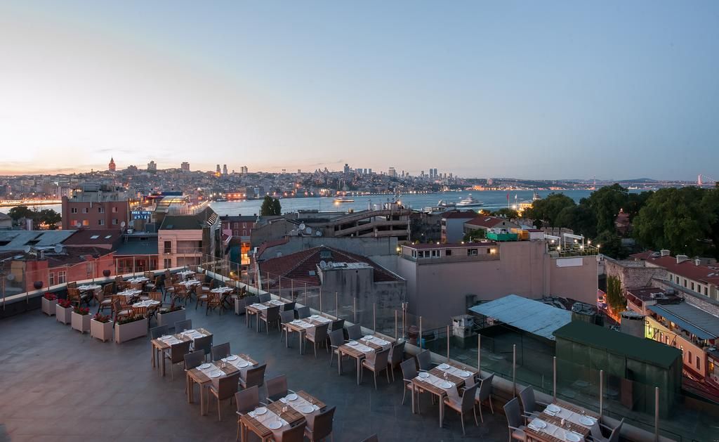 Doubletree by Hilton Istanbul - Sirkeci фото 6