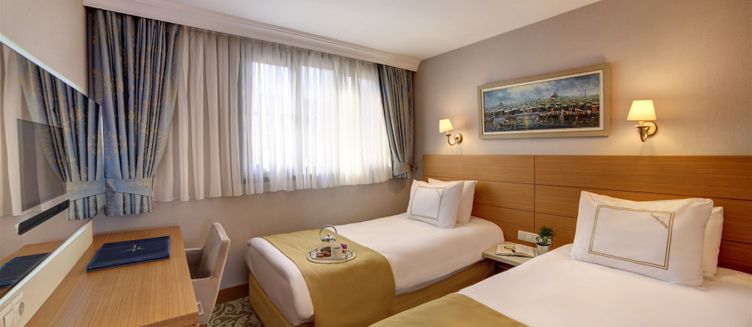 Фото отеля Almina Hotel