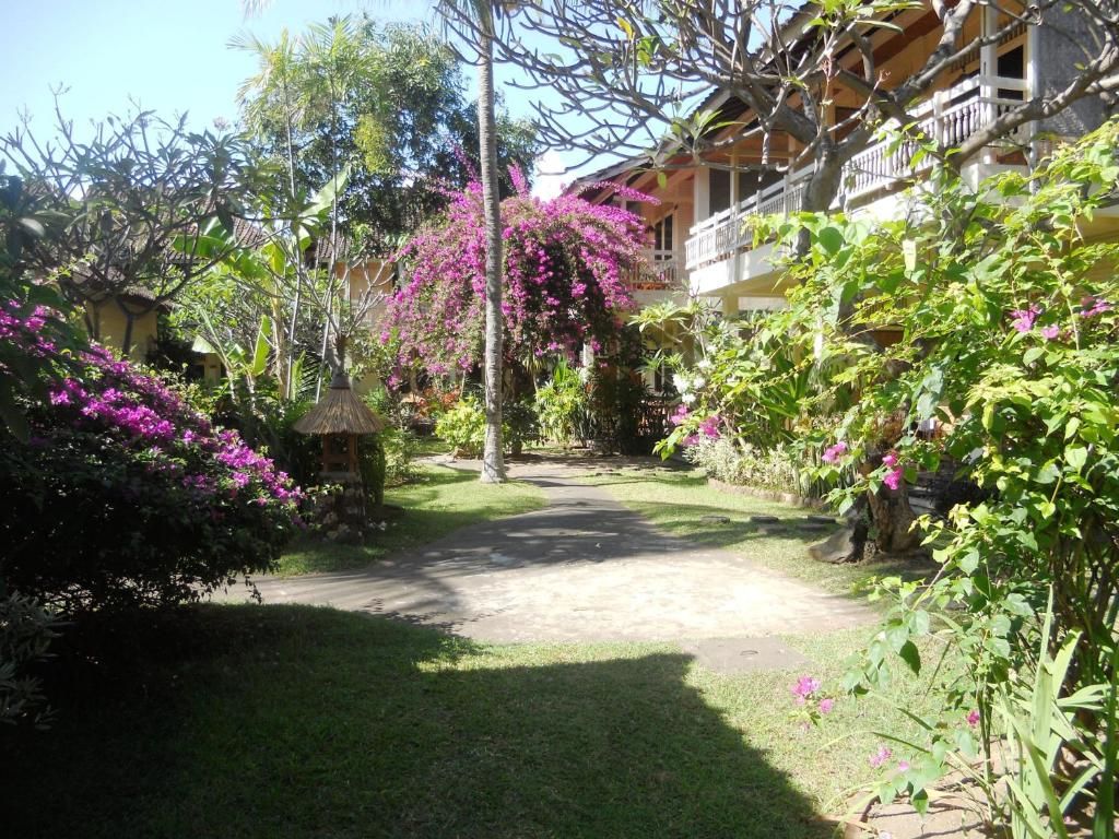 Bali Lovina Beach Cottage фото 14