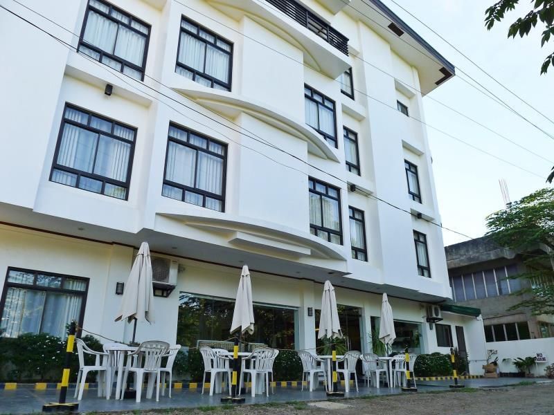Ipil Suites Puerto Princesa фото 21