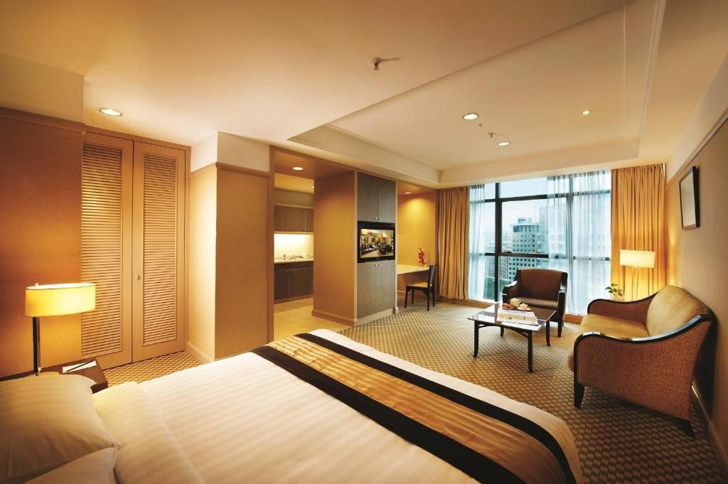 Pacific Regency Hotel Suites фото 0