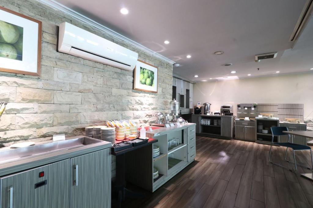 Ibis Jakarta Tamarin Hotel фото 60