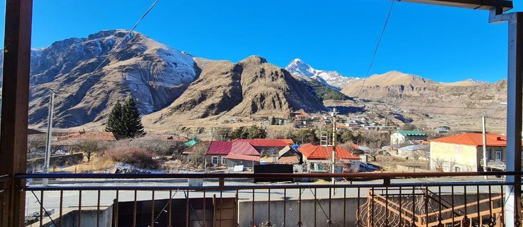 Фото отеля Sunny Mountain House