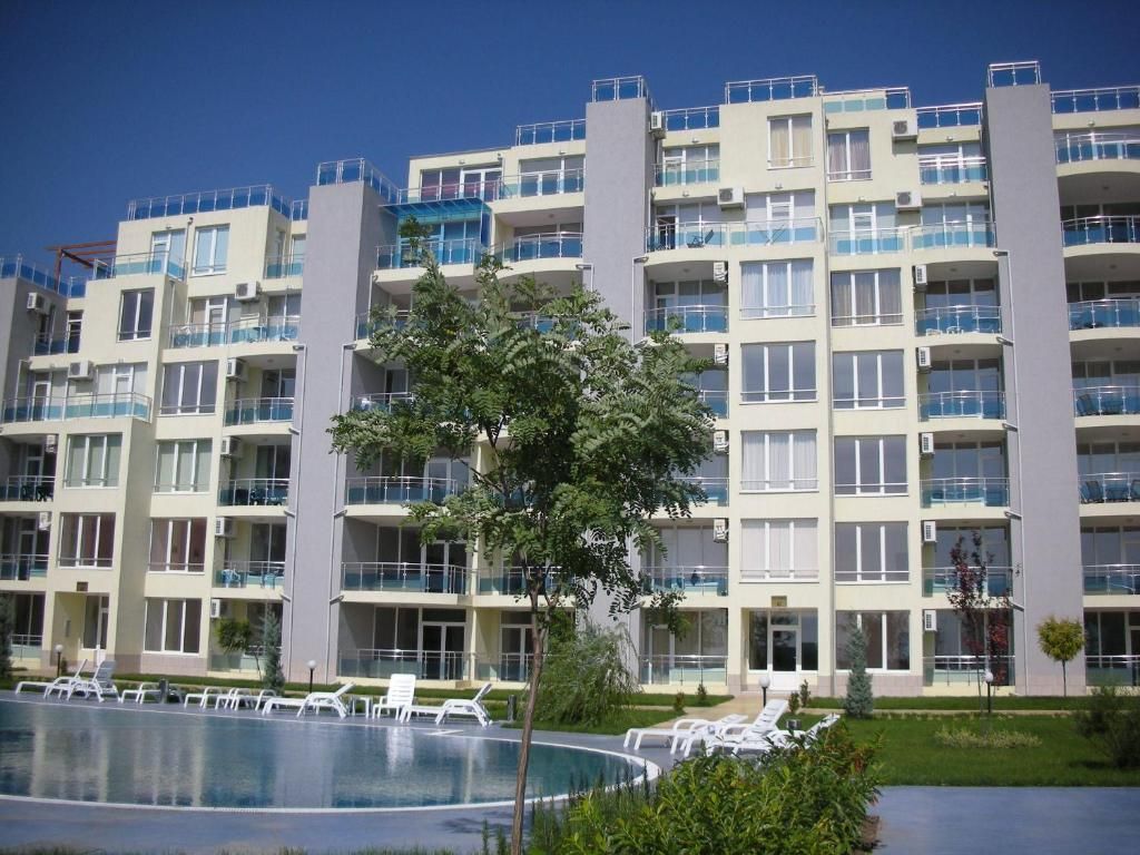 Oasis House Suites Apartments and Studios фото 0