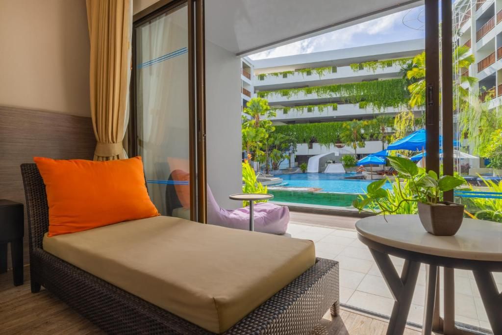Deevana Plaza Phuket фото 96