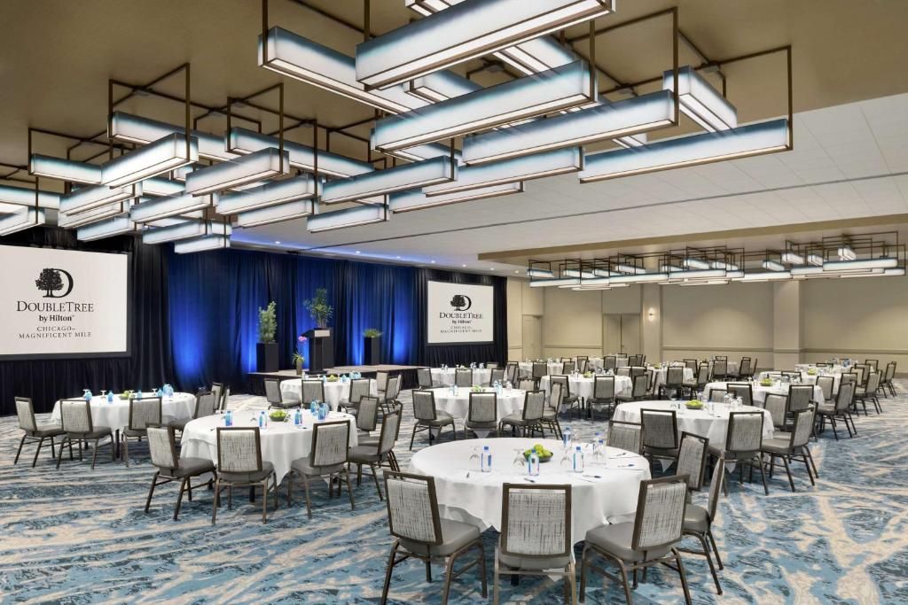 DoubleTree by Hilton Hotel Chicaco - Magnificent Mile фото 57