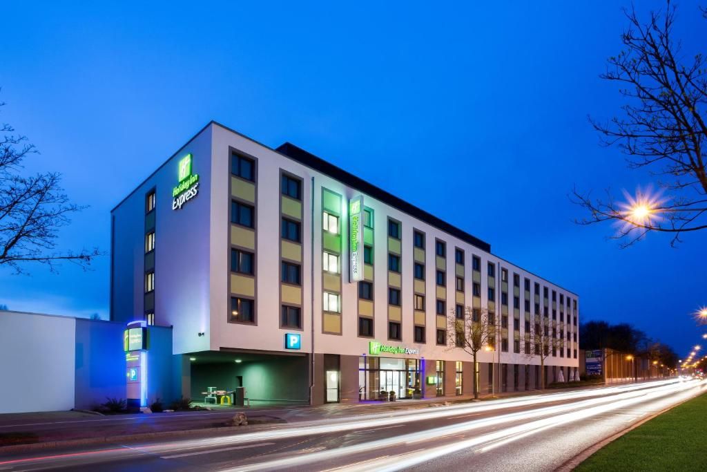 Holiday Inn Express Augsburg фото 0