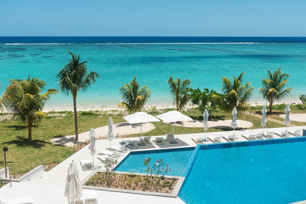 Cap Ouest Beachfront Luxury Penthouse фото 0