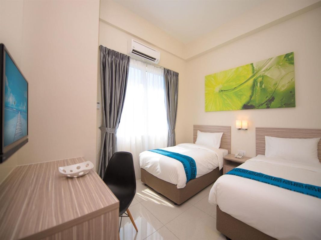 Nadias Hotel Cenang Langkawi фото 1