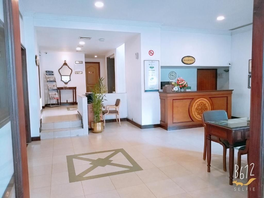 Abad Metro Hotel фото 0