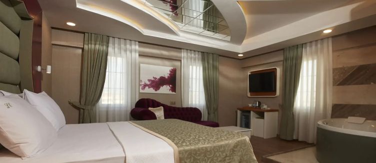 Фото отеля Life Corner Hotel