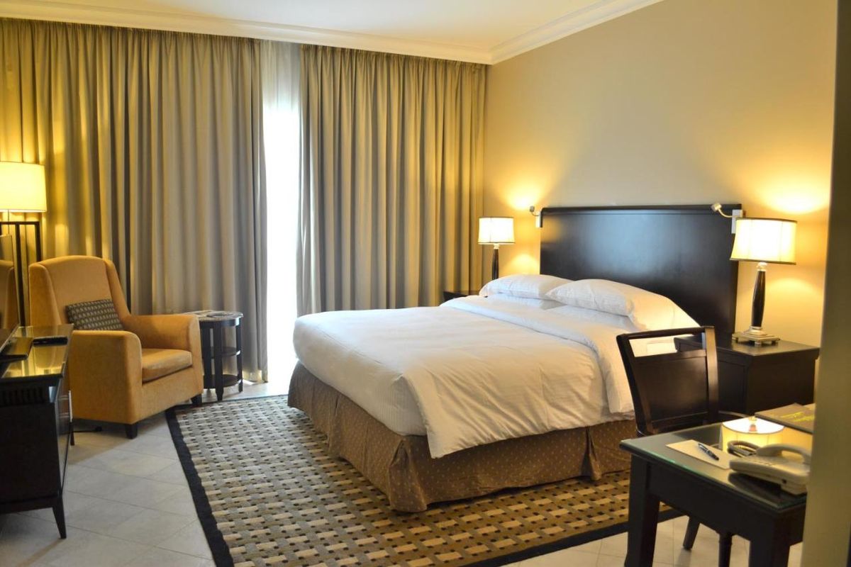 Sheraton Khalidiya Hotel фото 2