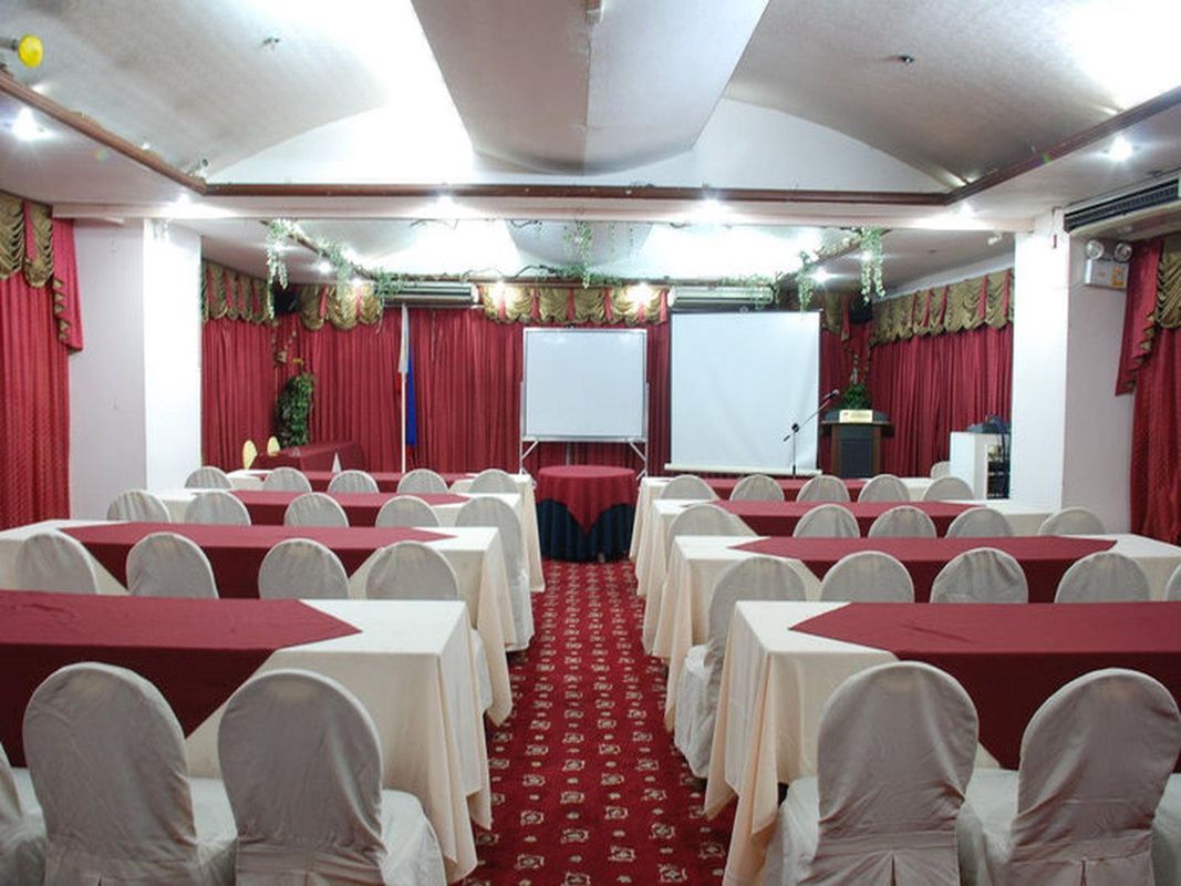 Sarrosa International Hotel and Residential Suites - Multiple Use Hotel фото 7