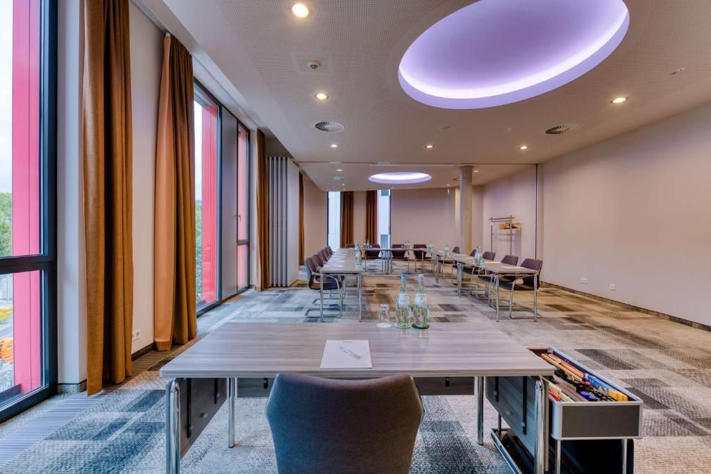 Hilton Garden Inn Stuttgart Neckarpark фото 23