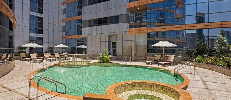 Фото отеля DoubleTree by Hilton Hotel and Residences Dubai Al Barsha