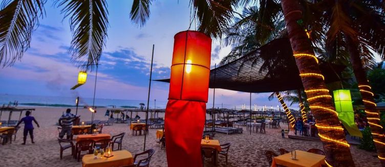 Фото отеля International Beach Hotel & Restaurant