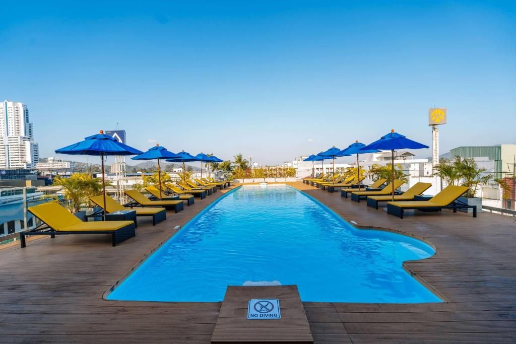 Days Inn by Wyndham Patong Beach Phuket фото 3