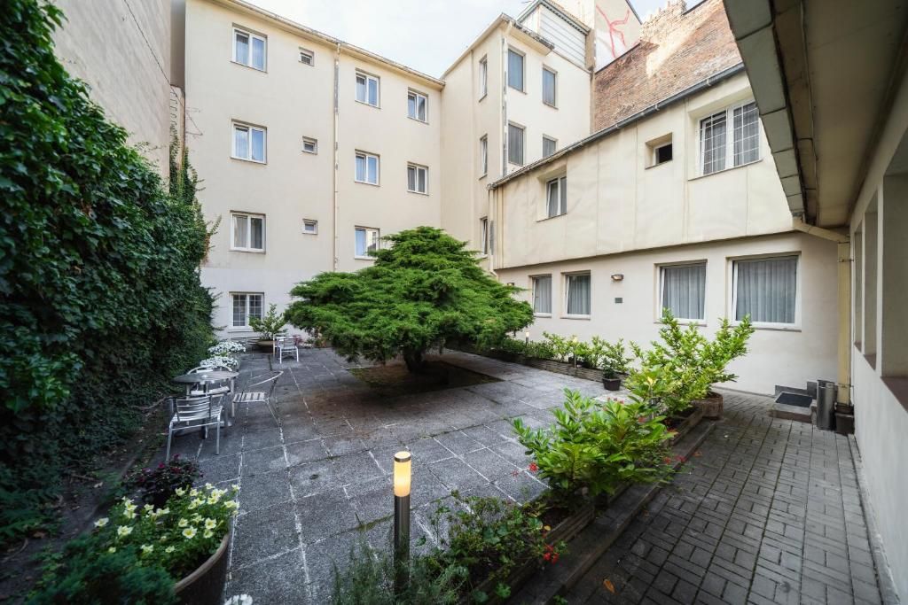 Hotel White Lion фото 18