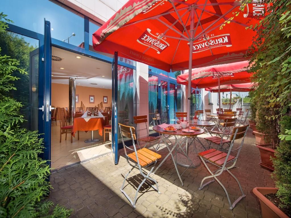 Ramada Airport Hotel Prague фото 43