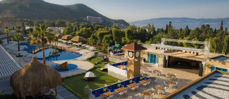 Фото отеля Bellazure Hotel